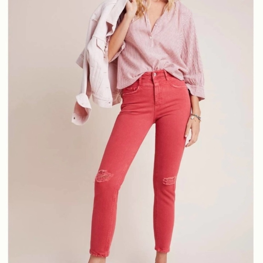 ANTHRO Pilcro high rise distressed denim in coral / faded red brick color Sz 28